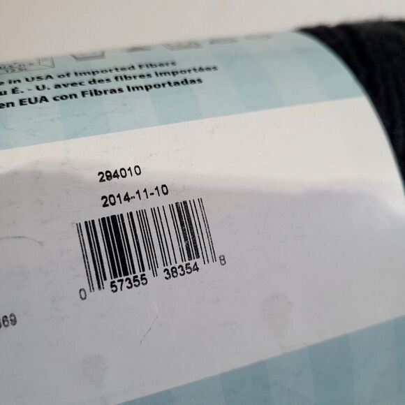 Caron One Pound Yarn BLACK 0503 No Dye Lot - Picture 7 of 8